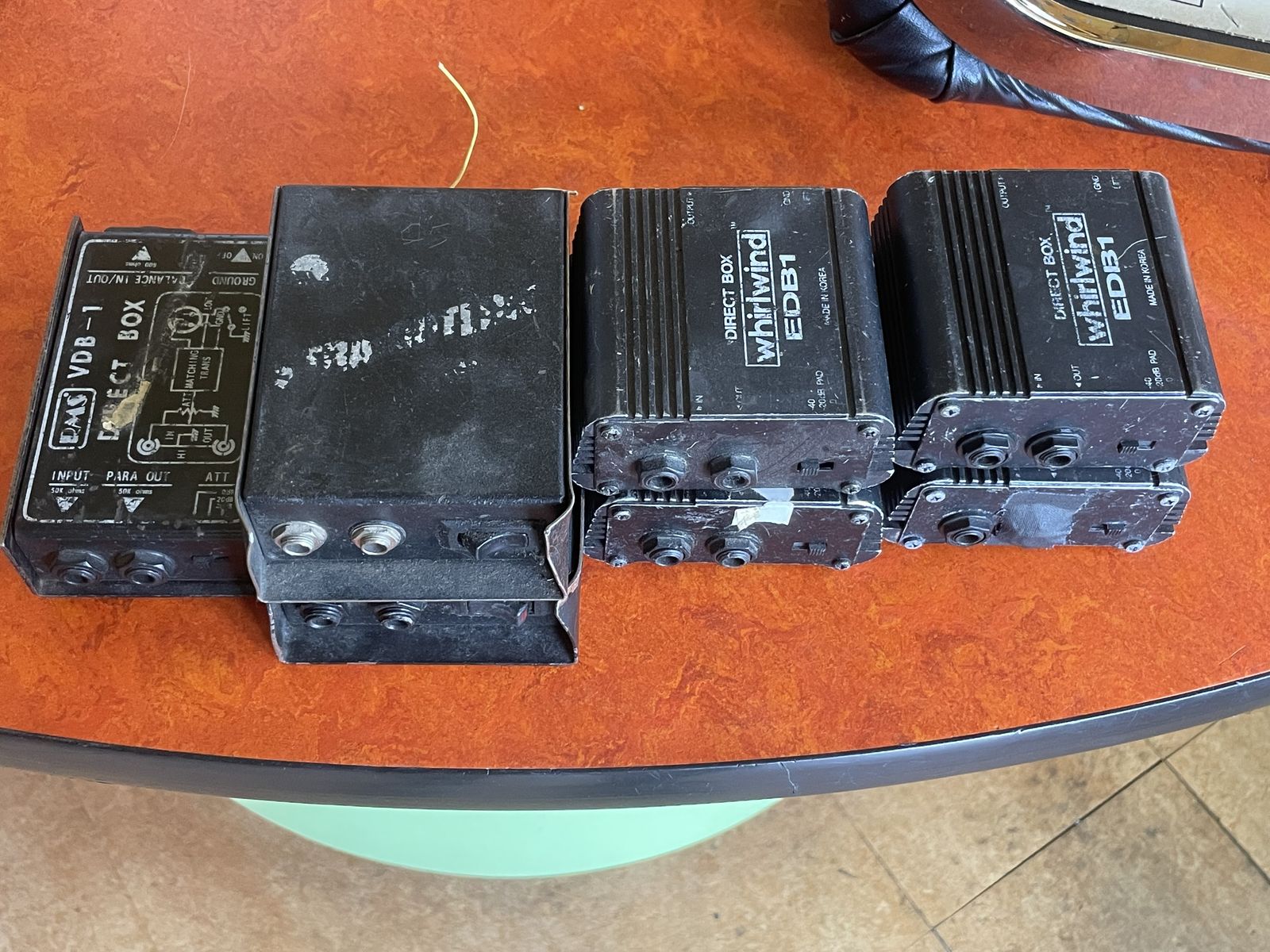 Lot of 7 DIs, Direct Boxes for impedance matching instruments to balanced inputs