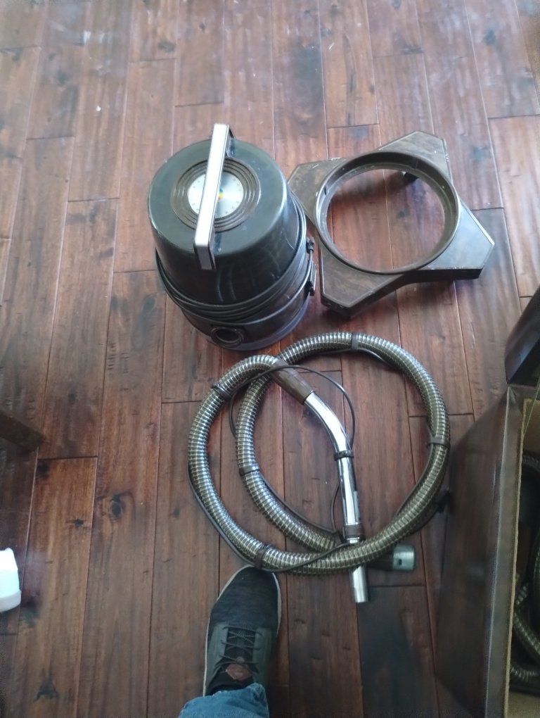 Main image 3