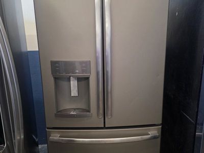 GE Profile 22.1 Cu. Ft. Counter-Depth French Door Refrigerator – Slatehi
