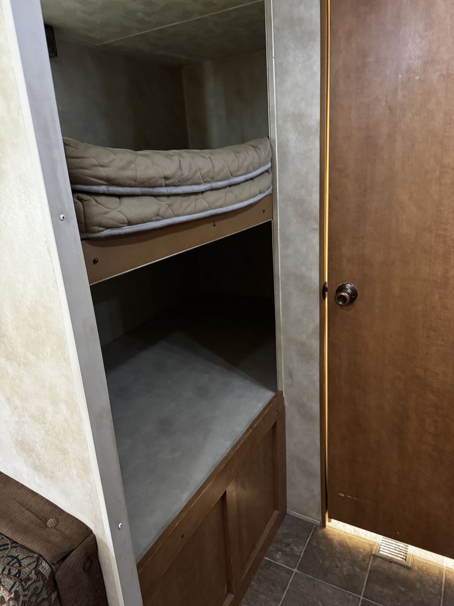 Main image 13