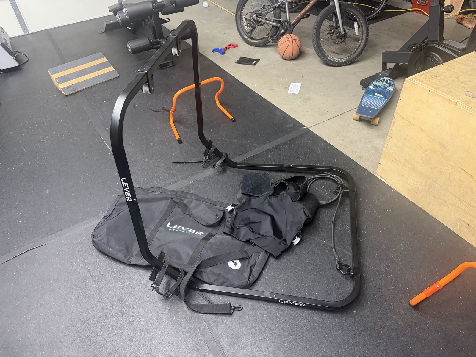 Lever movement running assistance device