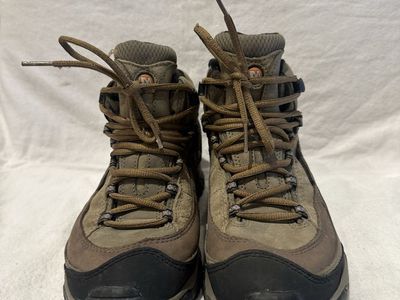 Merrell Pulse II women’s size 7.5 beige WP barely used hiking boots