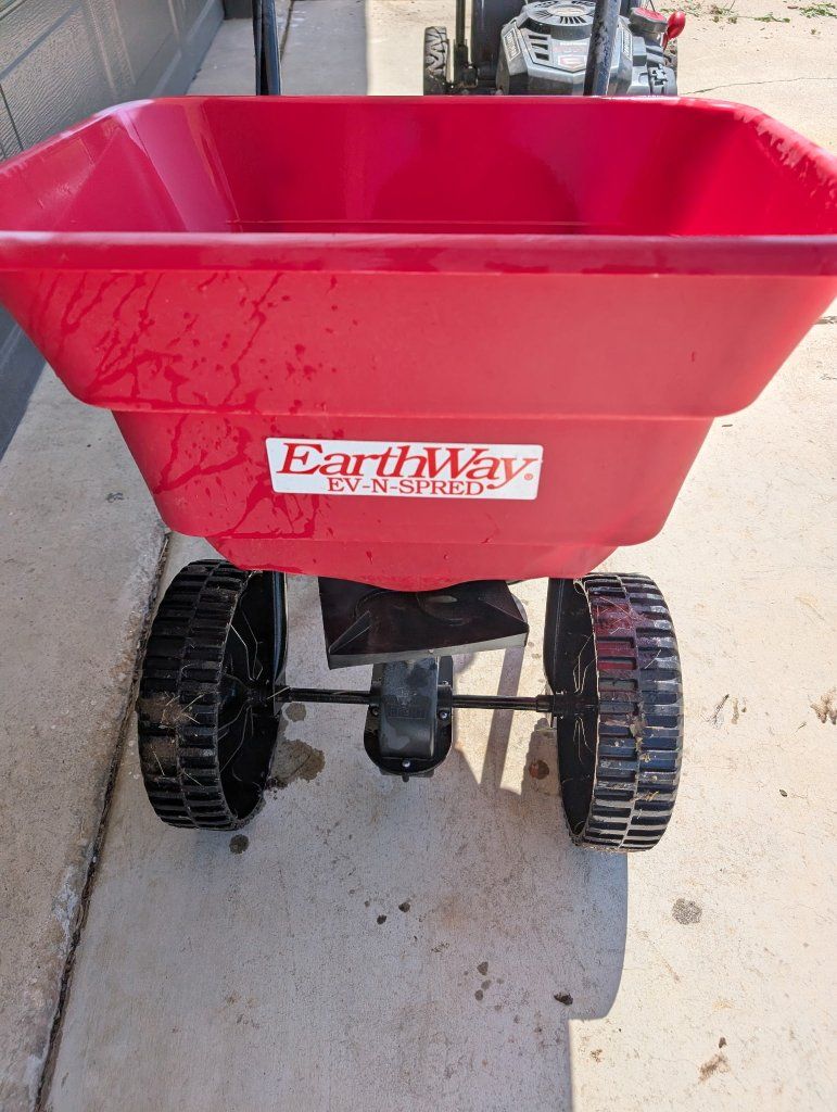 Earthway Spreader