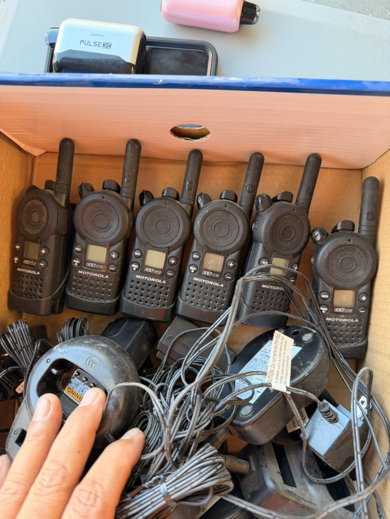Motorola CLS 1110 Walkie Talkie