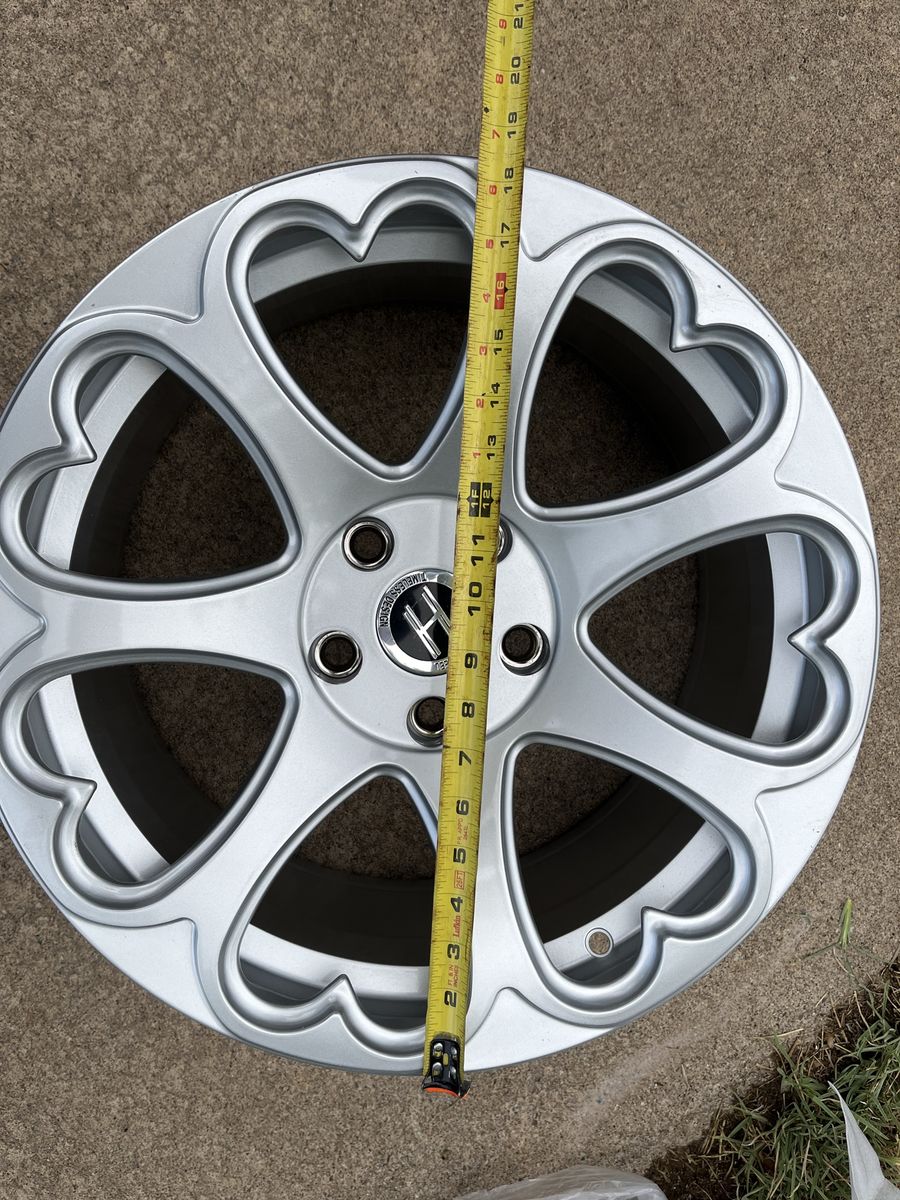 Main image 3