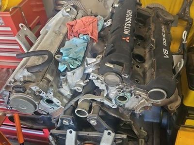 1992 Dodge Stealth RT Motor DOHC (non-Turbo, FWD), parts and transmission.