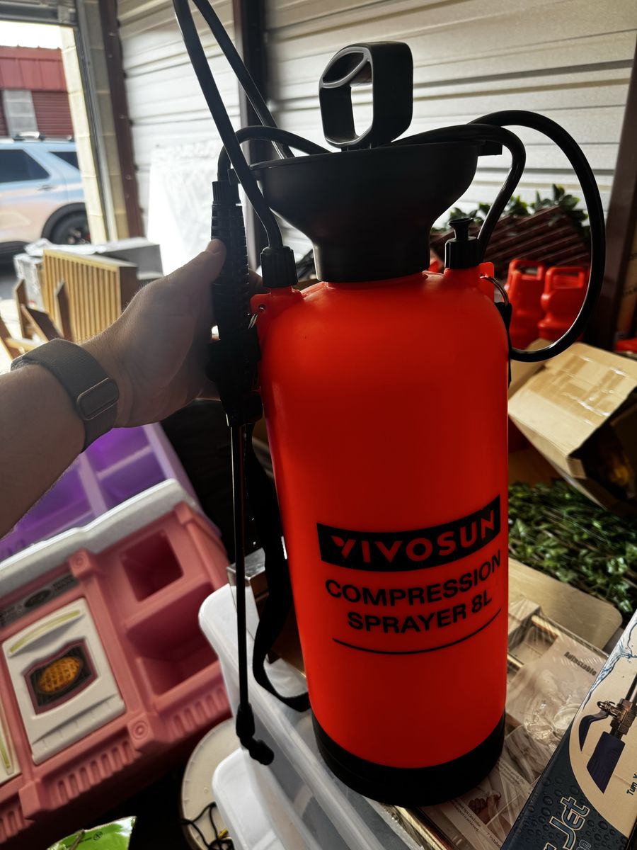 VIVOSUN 8L / 2 Gallon Lawn and Garden Pump Pressure Compression Sprayer