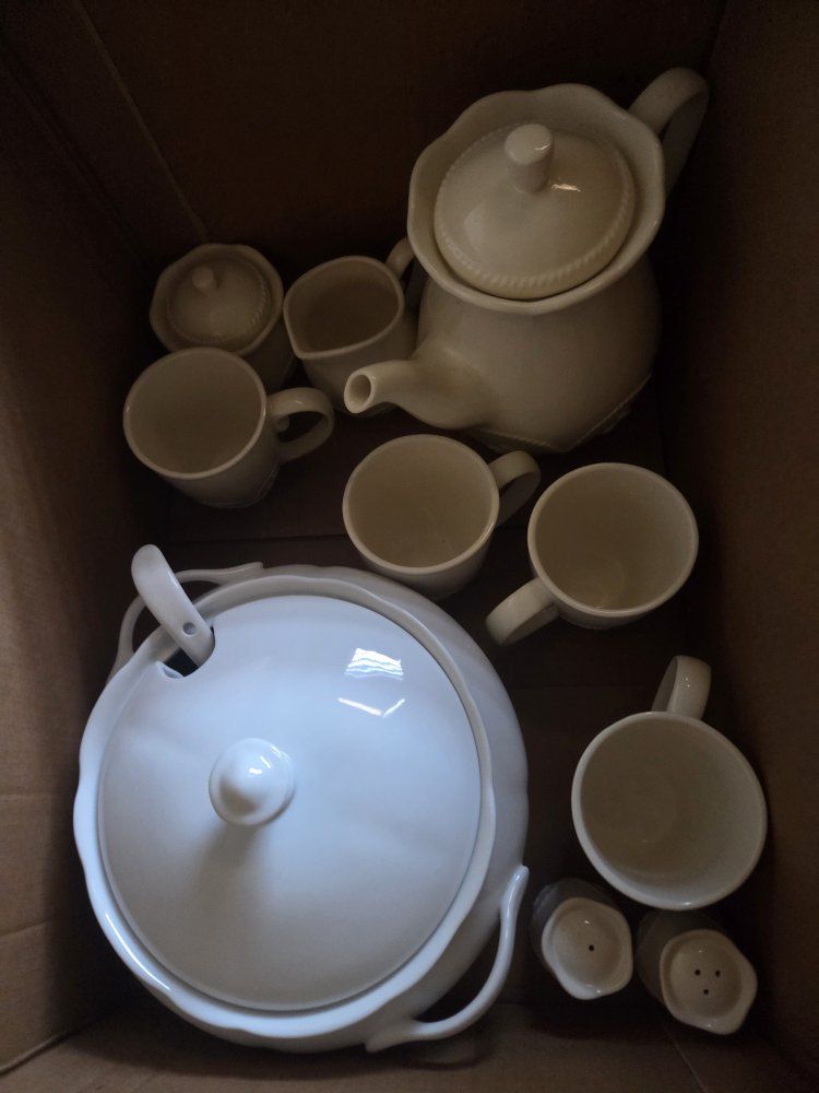 Princess Kitchen and Soup Tureen