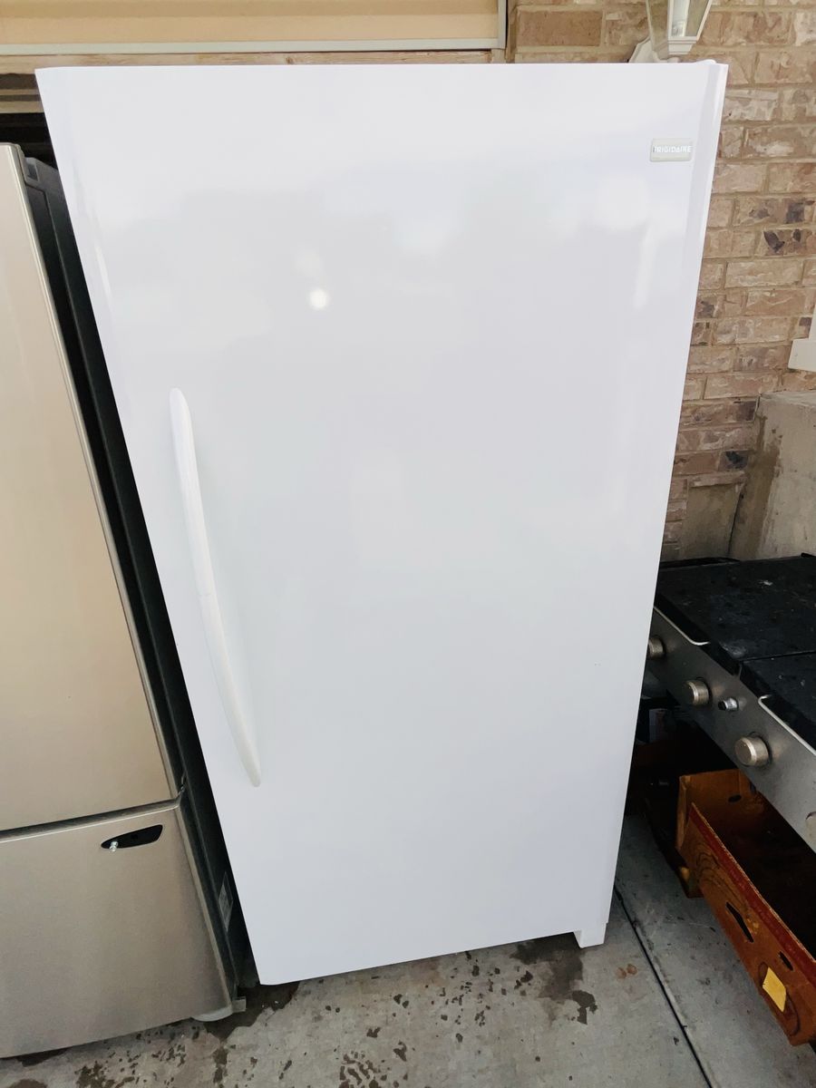 $450 OBO GOOD FREEZER FRIGIDAIRE 21" cb