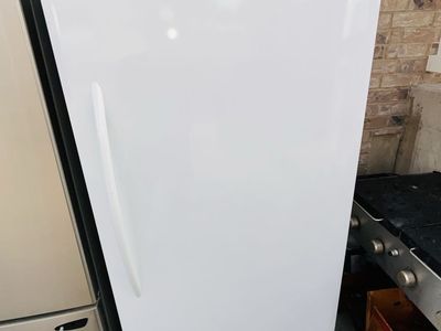 $450 OBO GOOD FREEZER FRIGIDAIRE 21" cb