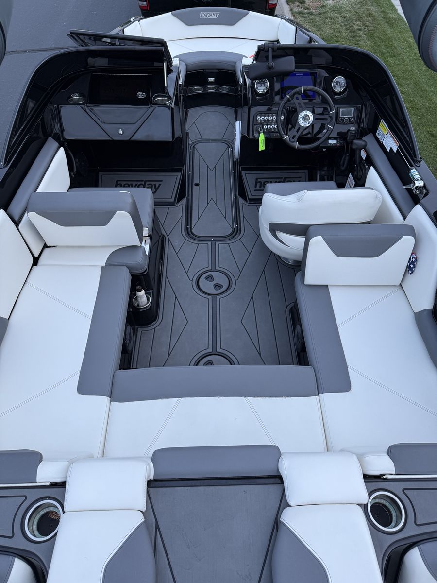 Main image 3