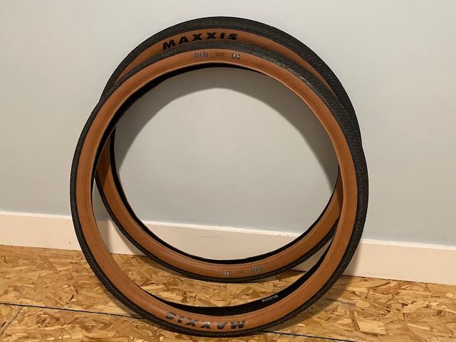 Maxxis DTH 26x2.15 bike tires folding tan wall dirt jumper