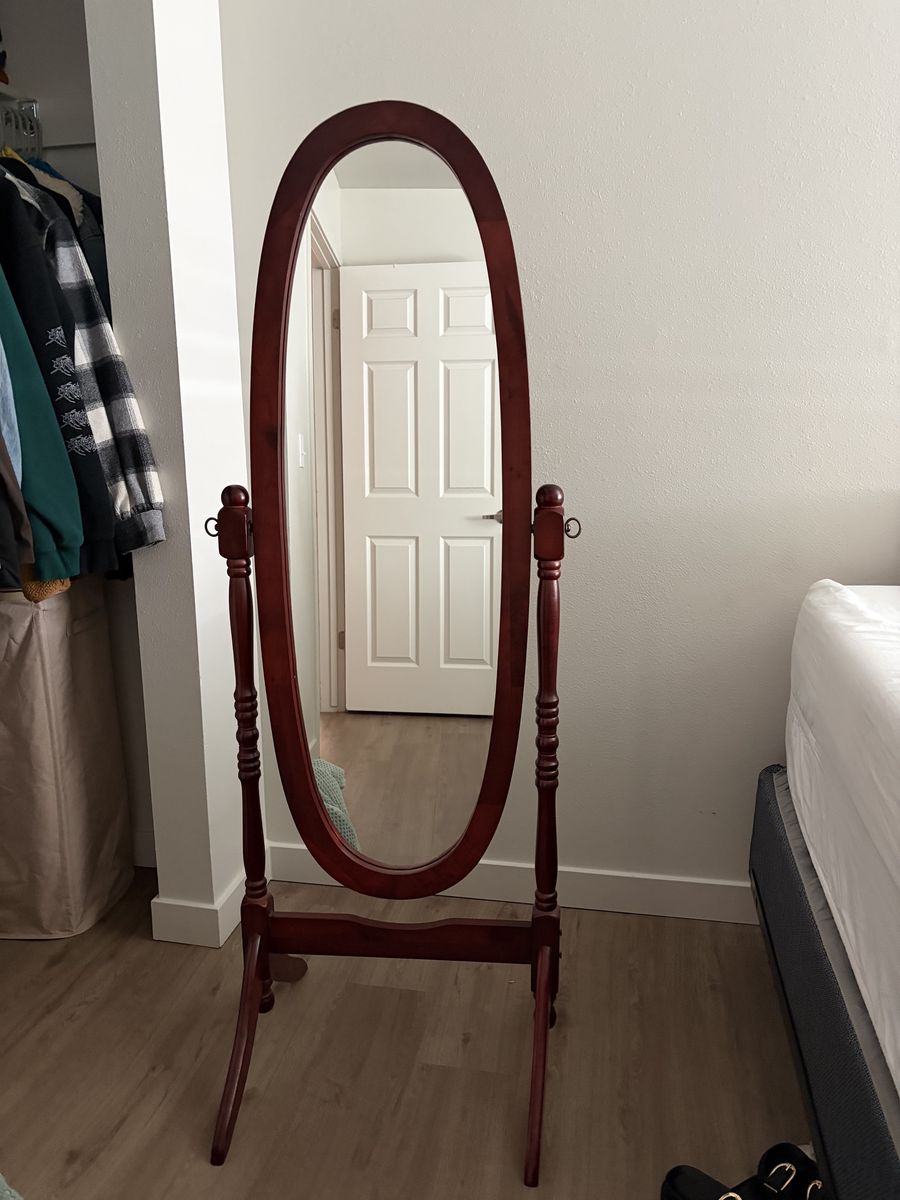 Cherry wood cheek floor mirror