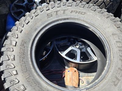 35x12.5r18 Cooper discovery stt pro