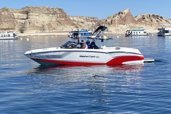 2022 MasterCraft XT23