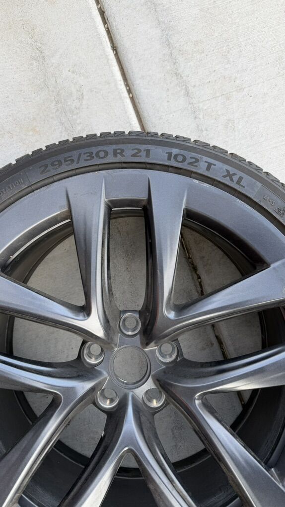 Tesla Model S Winter Wheels And Tires Set