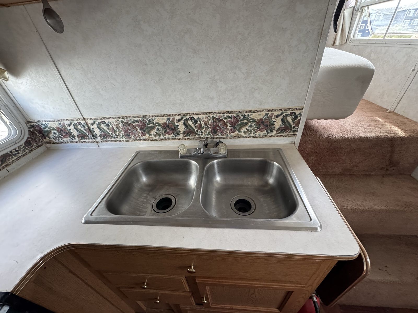 Main image 10