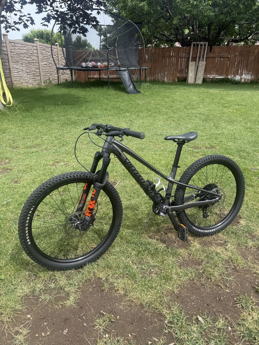 Specialize rock crawler MTB