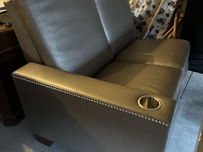 Free Electric recliner (missing top works perfect)