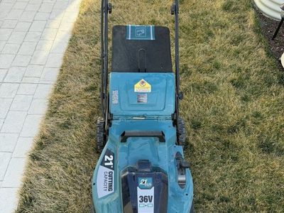 Makita Cordless Lawnmower 21"