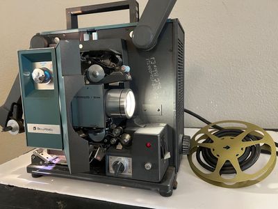Bell & Howell 16mm Sound Projector, WORKS GREAT! Screen included!