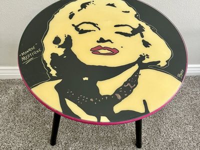 Hand-Painted Marilyn Monroe Accent Table – Original Artwork