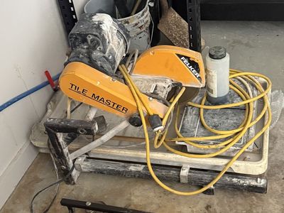 Felker Tile master tile saw