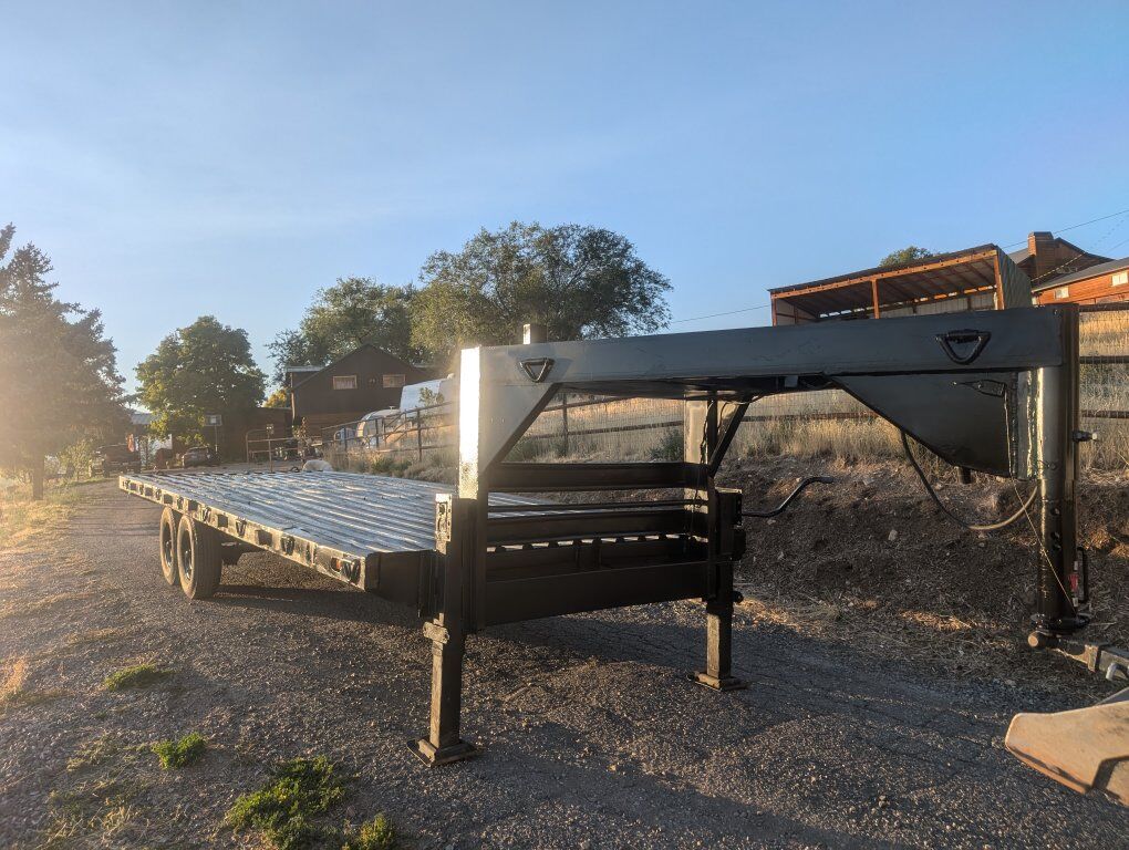 22' Gooseneck Trailer - 14k GVWR