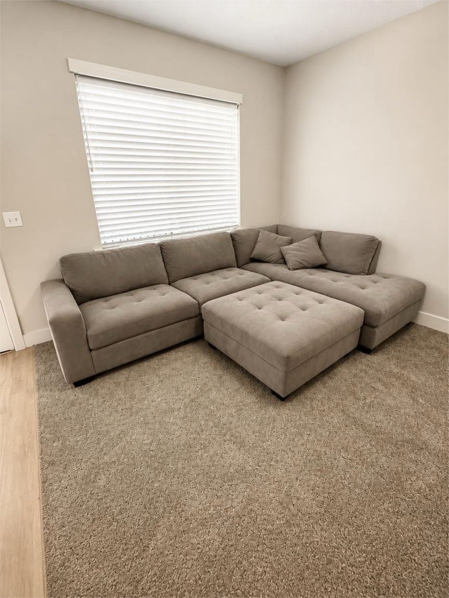 Gray L-Shape Thomasville Sectional Couch with Ottoman - Tufted Backs, Upholstered Fabric