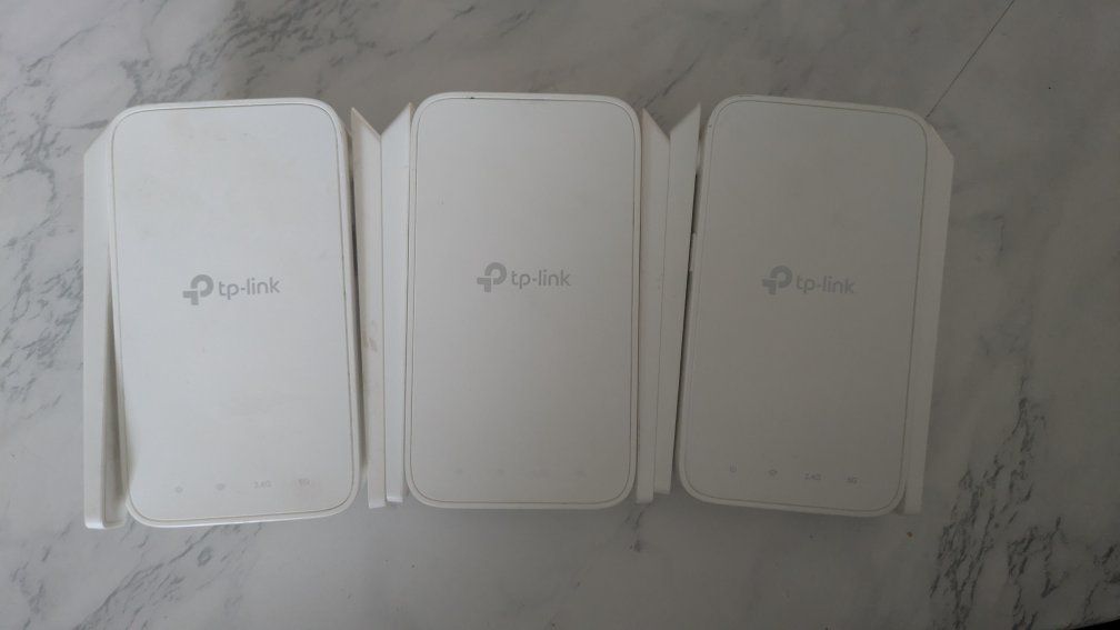 TP-Link AC1200 WiFi Extender (RE315) – Like New