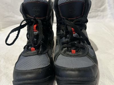 Timberland youth size 6 black/gray hiking boots
