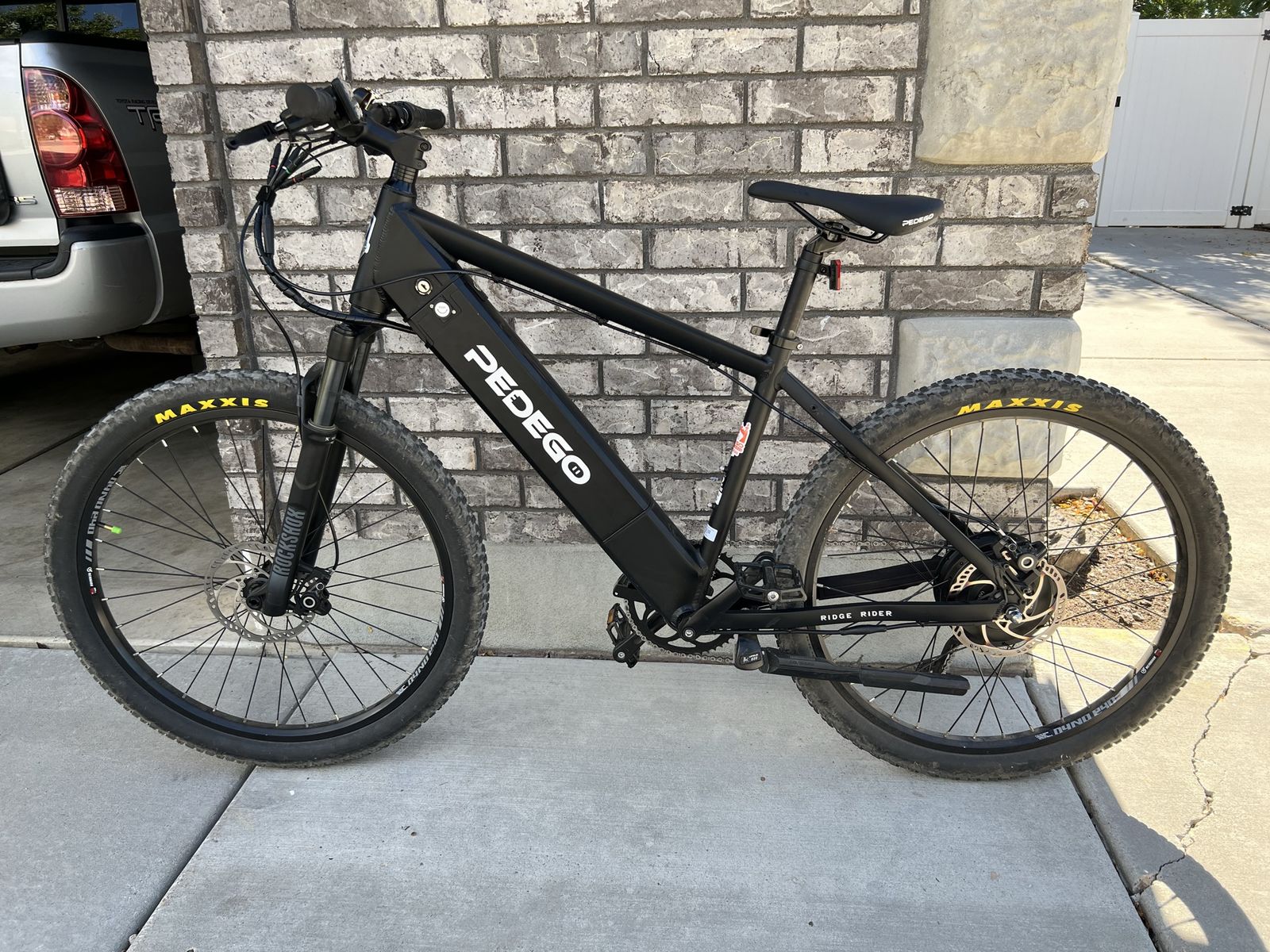 Pedego Ridge Rider Electric Mountain Bike - Black