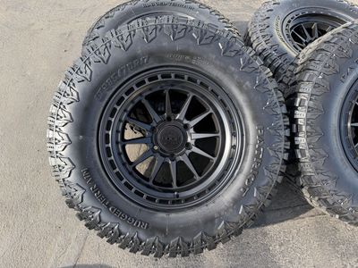 17” Lock Baja 6 Lug 6x5.5 33” Patriot 285/70R17 RT