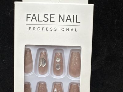 Press on nails