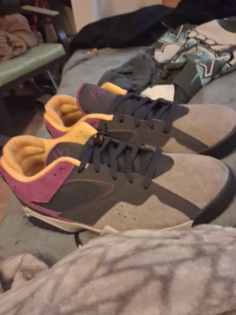 Nike Air Flights size 13