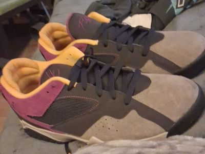 Nike Air Flights size 13
