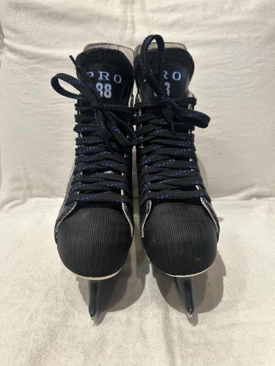 Bauer Pro 88 skate size 8 lightly used black hockey skates