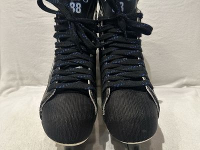 Bauer Pro 88 skate size 8 lightly used black hockey skates