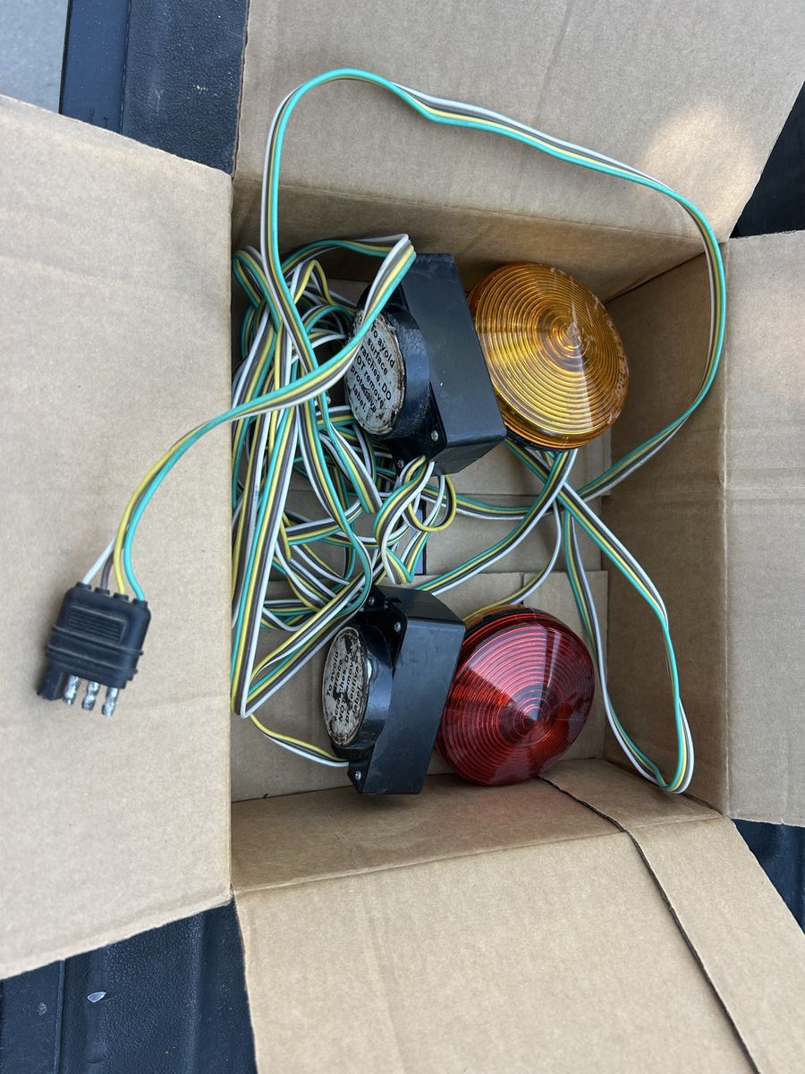 Portable trailer And truck lighting system