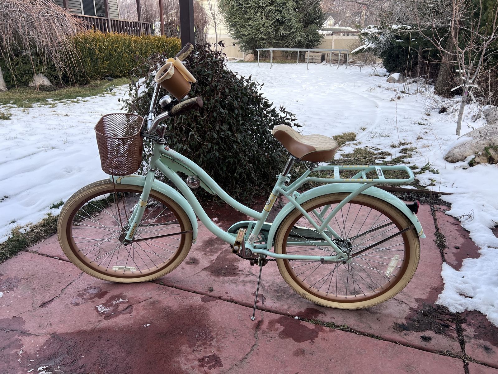 Huffy Women’s Cruiser Bike - Light Blue, Basket & Rack, Single Speed, Women's