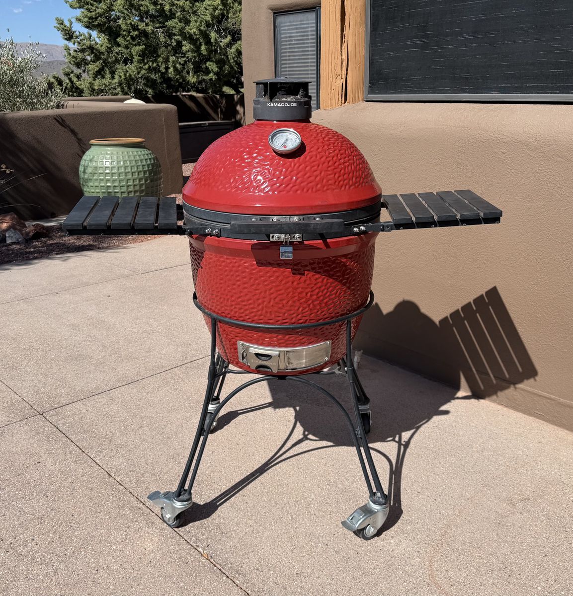 Kamado Joe Classic  18-inch Ceramic Charcoal Grill & Smoker - Red