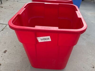 Rubbermaid, Brute 28 gallon Square Trash Garbage Tote with Handles