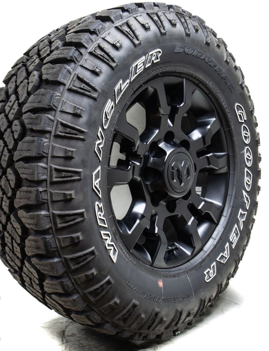 285/70R17 Goodyear Duratrac