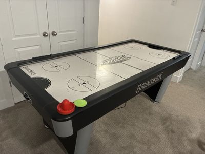 Brunswick Wind Chill Air Hockey Table
