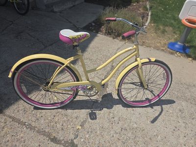 Huffy Cranbrook Womens Cruiser Bike Yellow and Pink