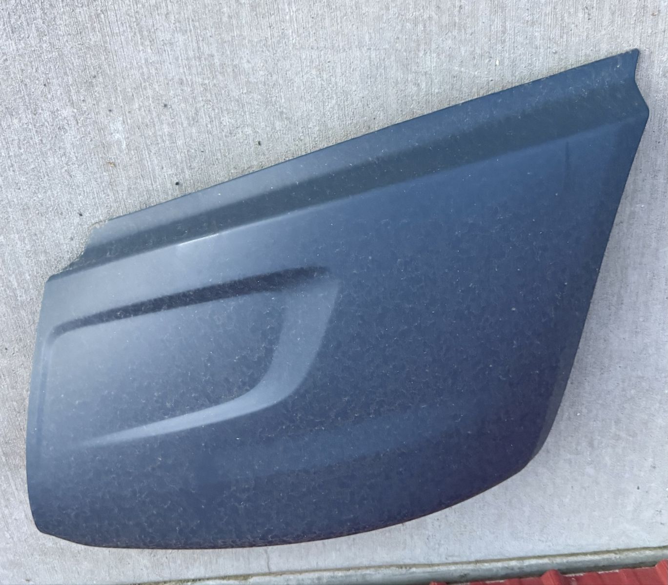 17-22 international left bumper cover LT625