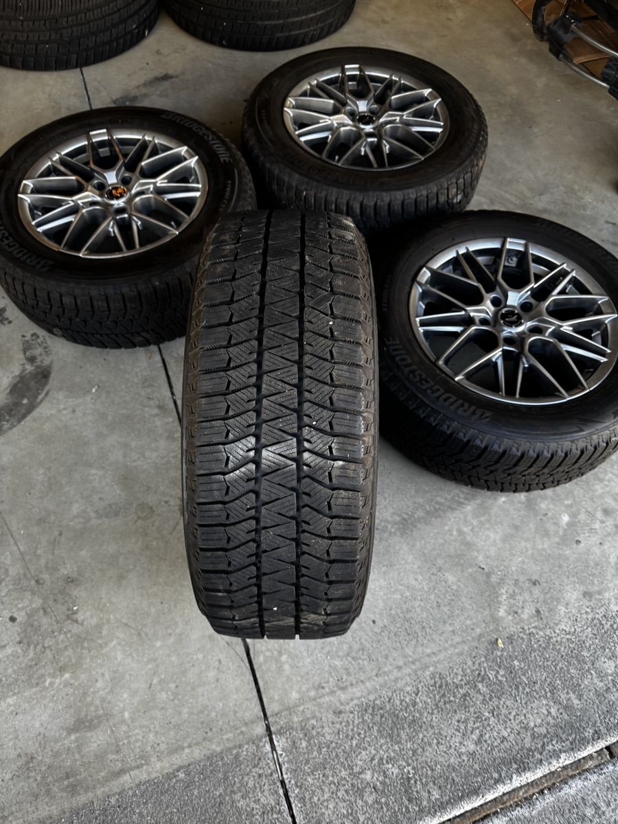 Bridgestone Blizzark WS90 235/60-R17 with 17x8 (5x120mm) Wheels
