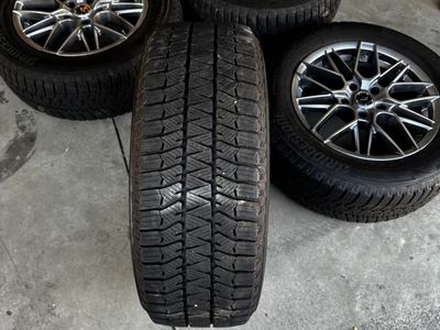 Bridgestone Blizzark WS90 235/60-R17 with 17x8 (5x120mm) Wheels