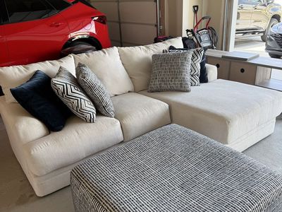 Modern Cream Sofa with Chaise + Matching Ottoman + 6 Pillows - Excellent Condition