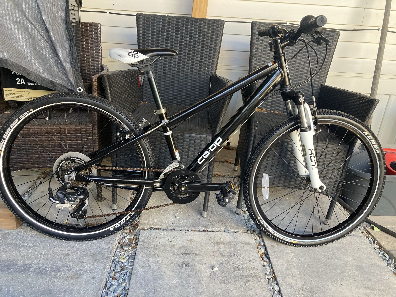 Rei- co-op rev 24inch kids mountain bike 